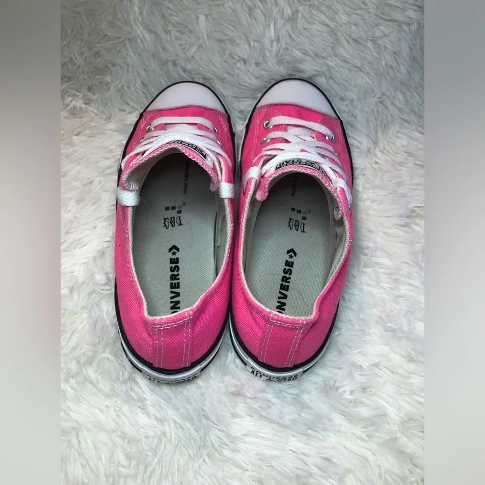 Converse Kids Hot Pink Sneakers size 3